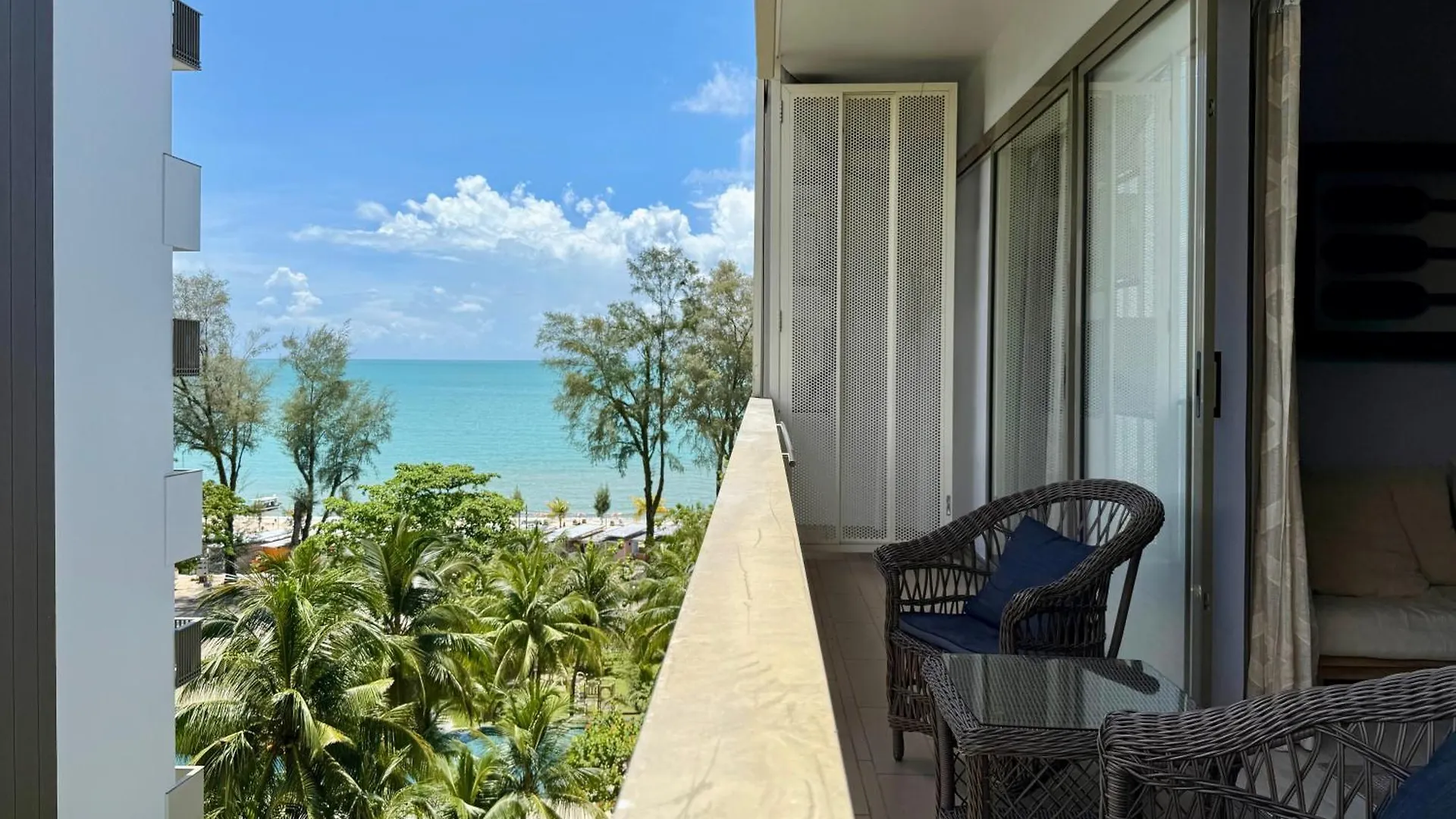דירה By The Sea Batu Ferringhi, Penang Beach